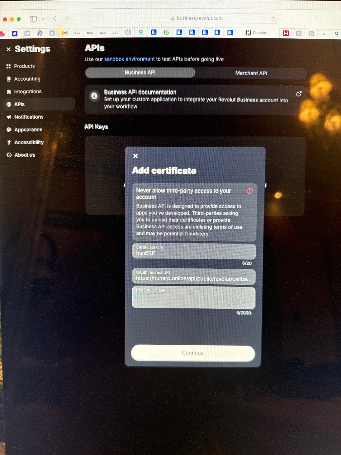A Revolut Account access request képernyője: csak a Read your account details van bekapcsolva, alul Cancel és Authorise gombok